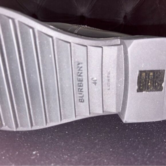 Brand new w/ box Burberry Black Leather Boots with Plaid Accent size Us 7 - Picture 12 of 12